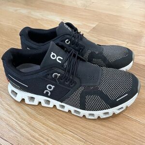 On Cloud 5 Women’s Sneakers - Size 5.5